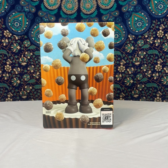 KAWS Reese’s puffs - Picture 3 of 6